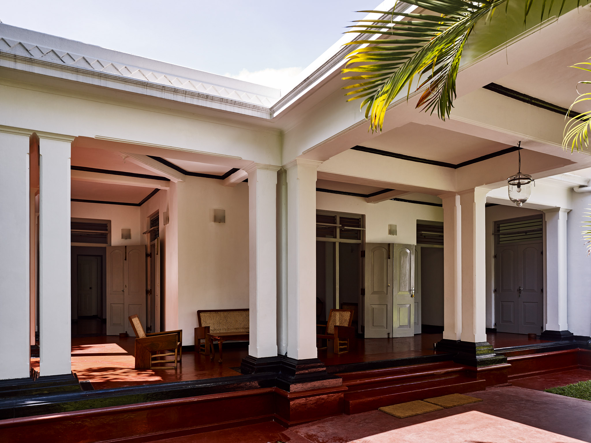 E15550 Alpa 050013 SCREEN